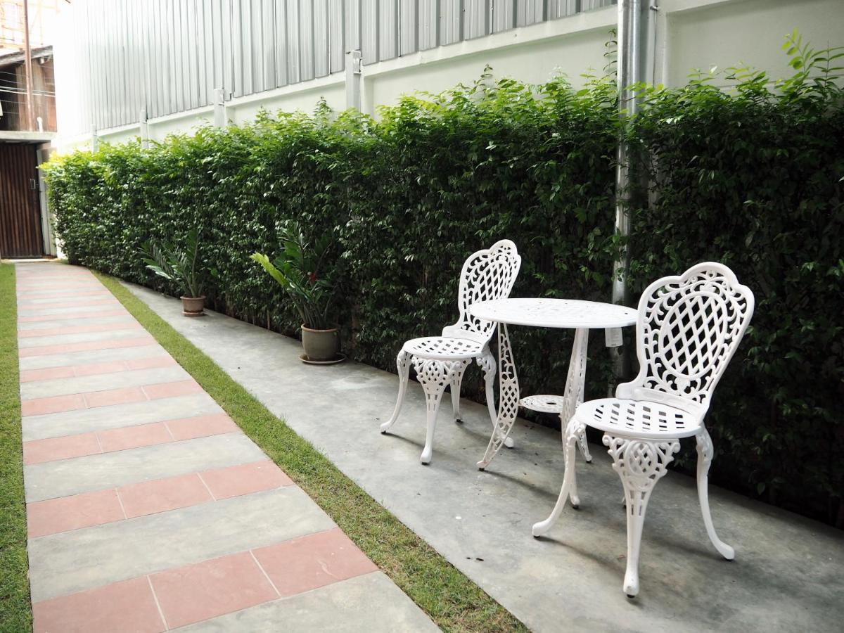 Bua House Poshtel Hotell Chiang Mai Eksteriør bilde