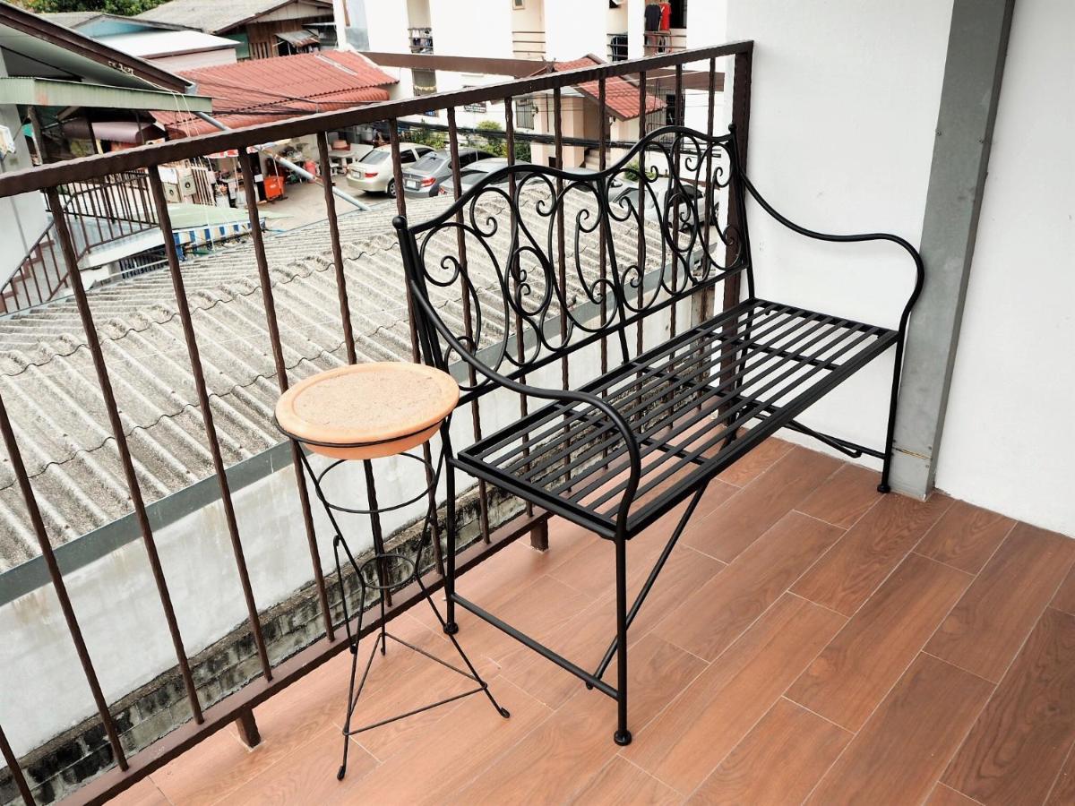 Bua House Poshtel Hotell Chiang Mai Eksteriør bilde